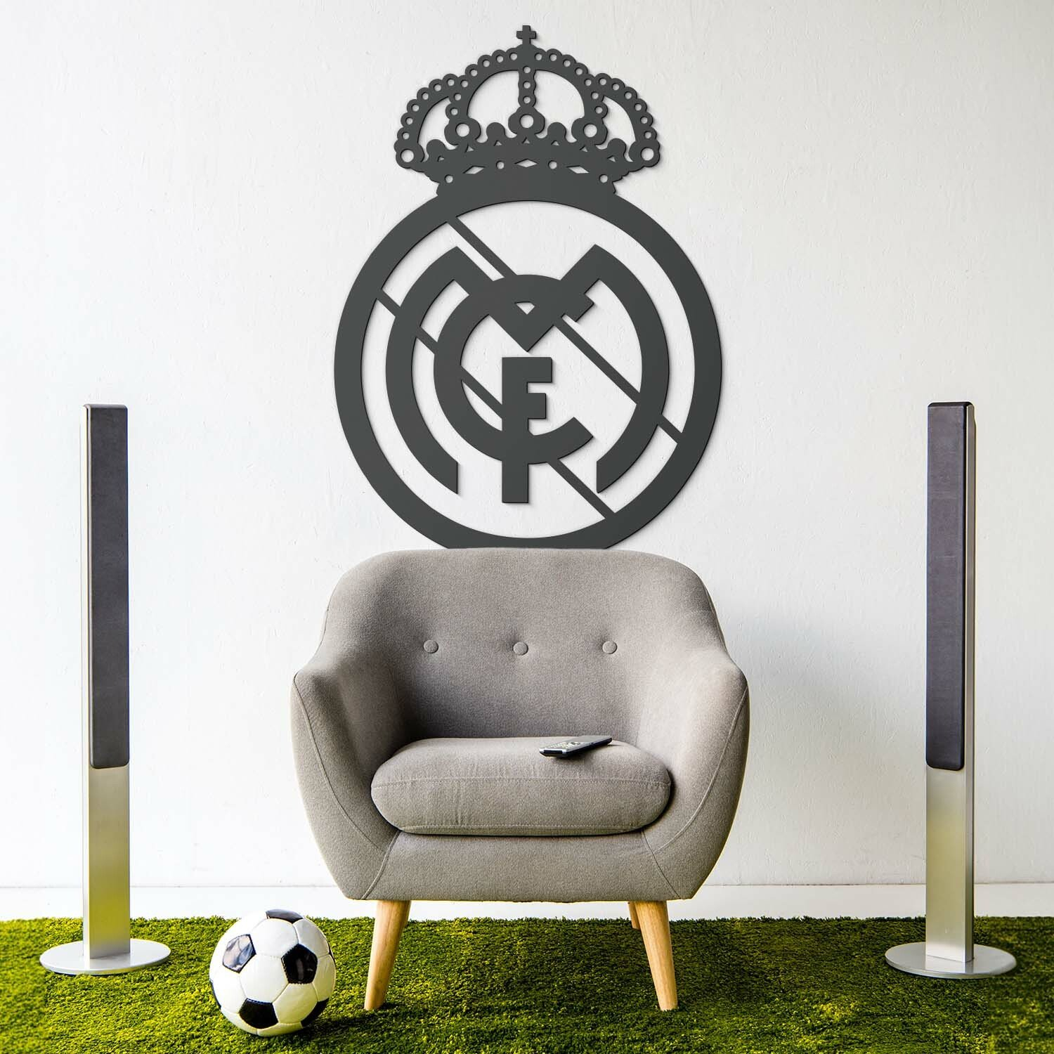 Dřevěná dekorace na zeď - FC Real Madrid | DUBLEZ