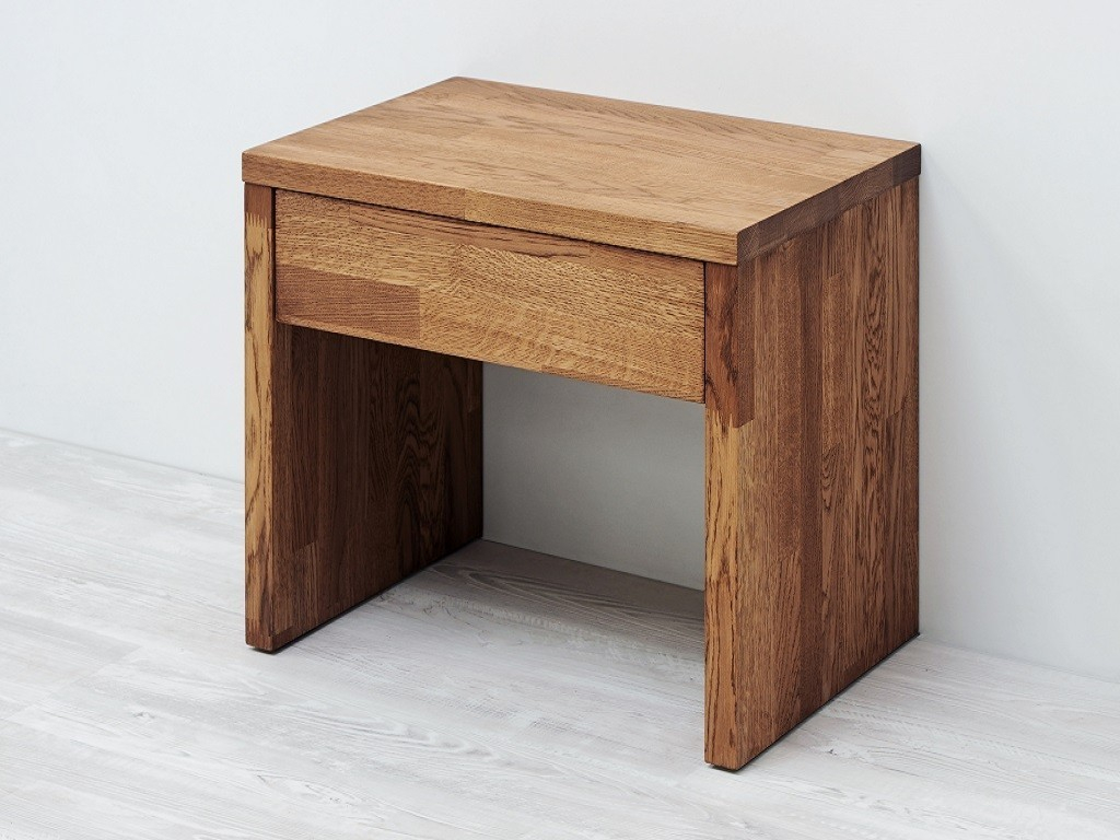 Klasický Noční stolek - vyrobený z dubového masivu