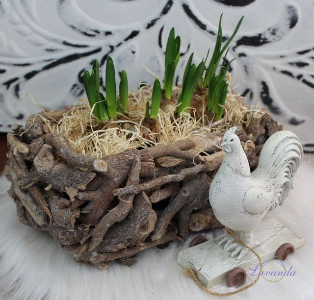 Planter Fleurs (Wooden planter with a branch-like design)