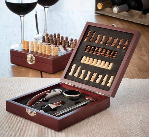 Wine and Chess Accessories Set InnovaGoods (37 Pieces)