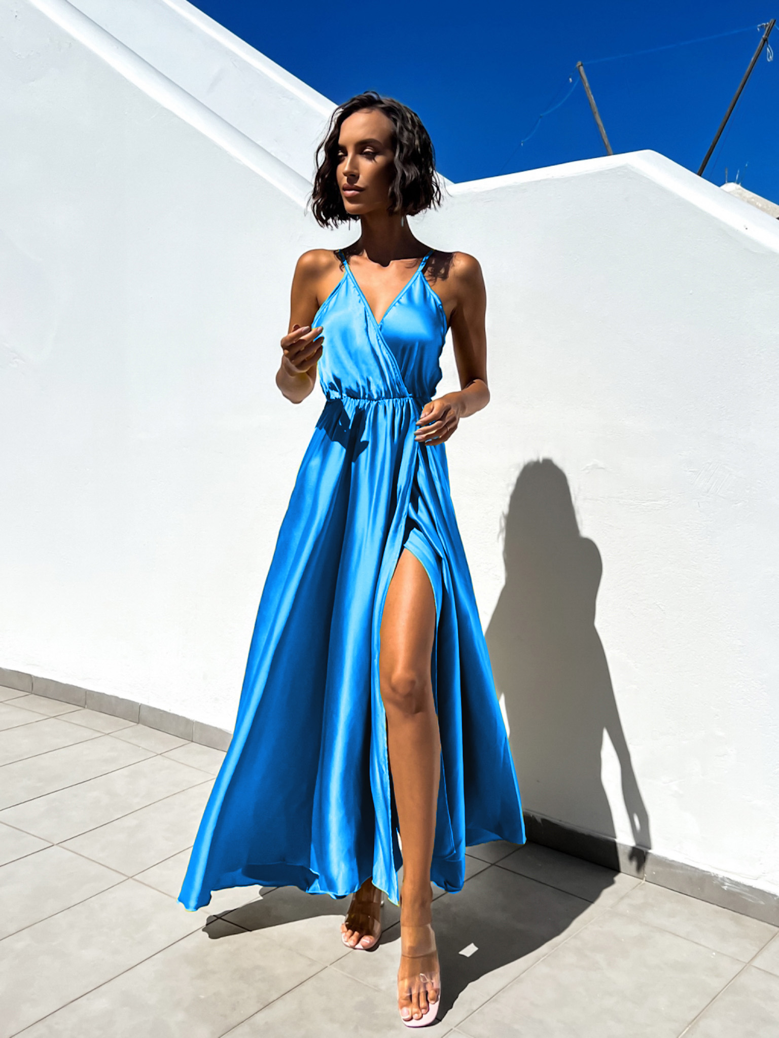 Hellblaues langes glänzendes Kleid PERFECTLY