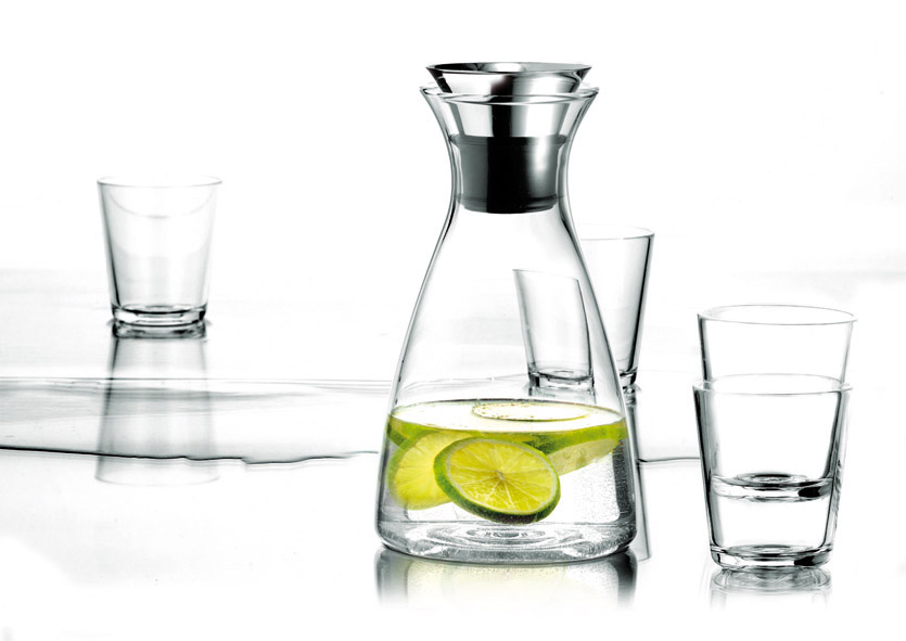 Non-drip jug with 4 glasses, transparent, Eva Solo