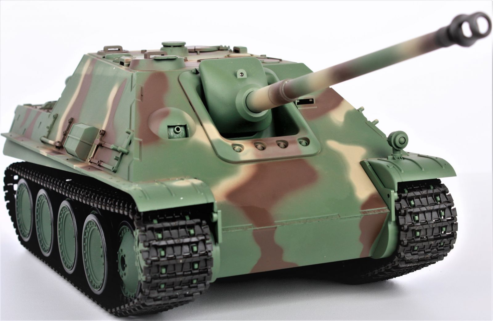 RC TANK German Jagdpanther 1:16 , s kouř. a zvukovými efekty, střílí kuličky