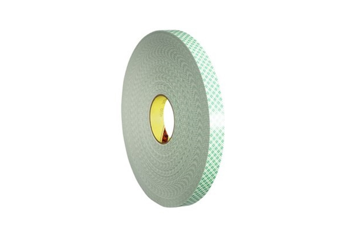 3M 4008 Pěnová oboustranně lepicí páska, tl. 3,2 mm, 19 mm x 33 m